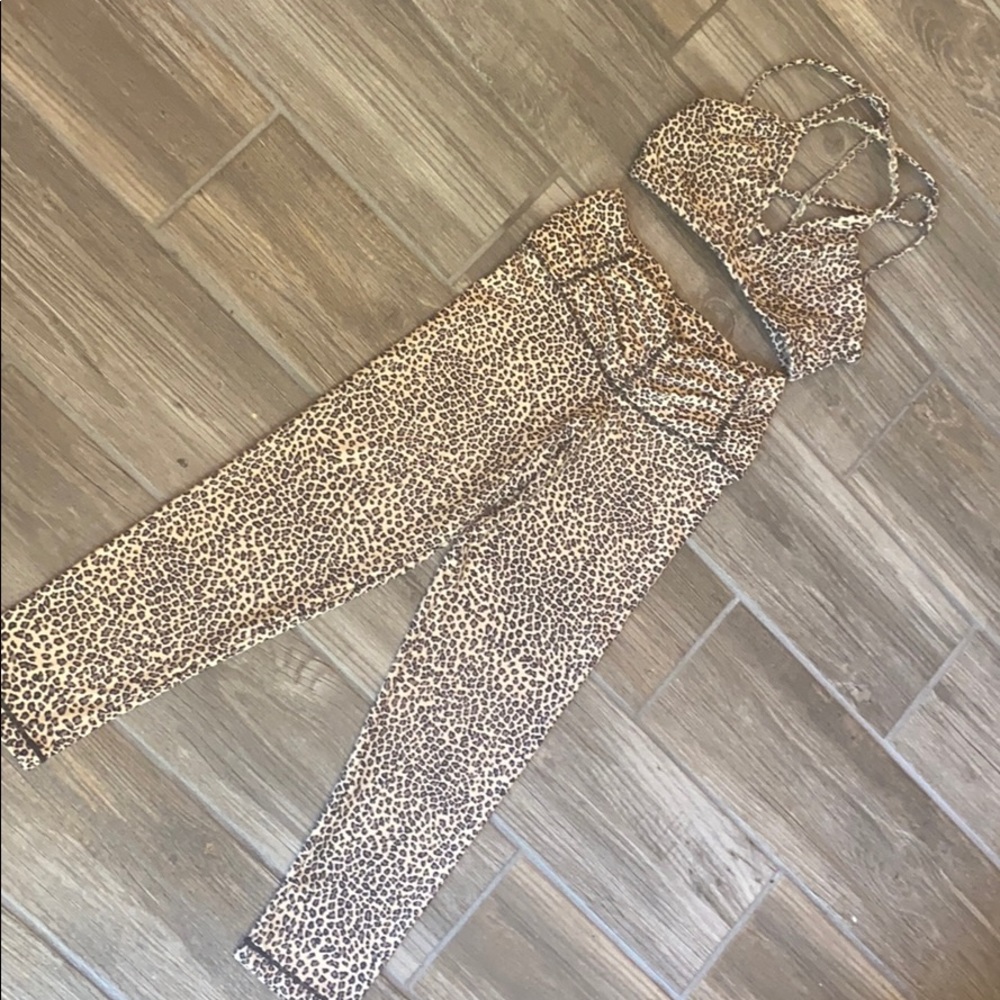 Leaport print crop leggings and matching top